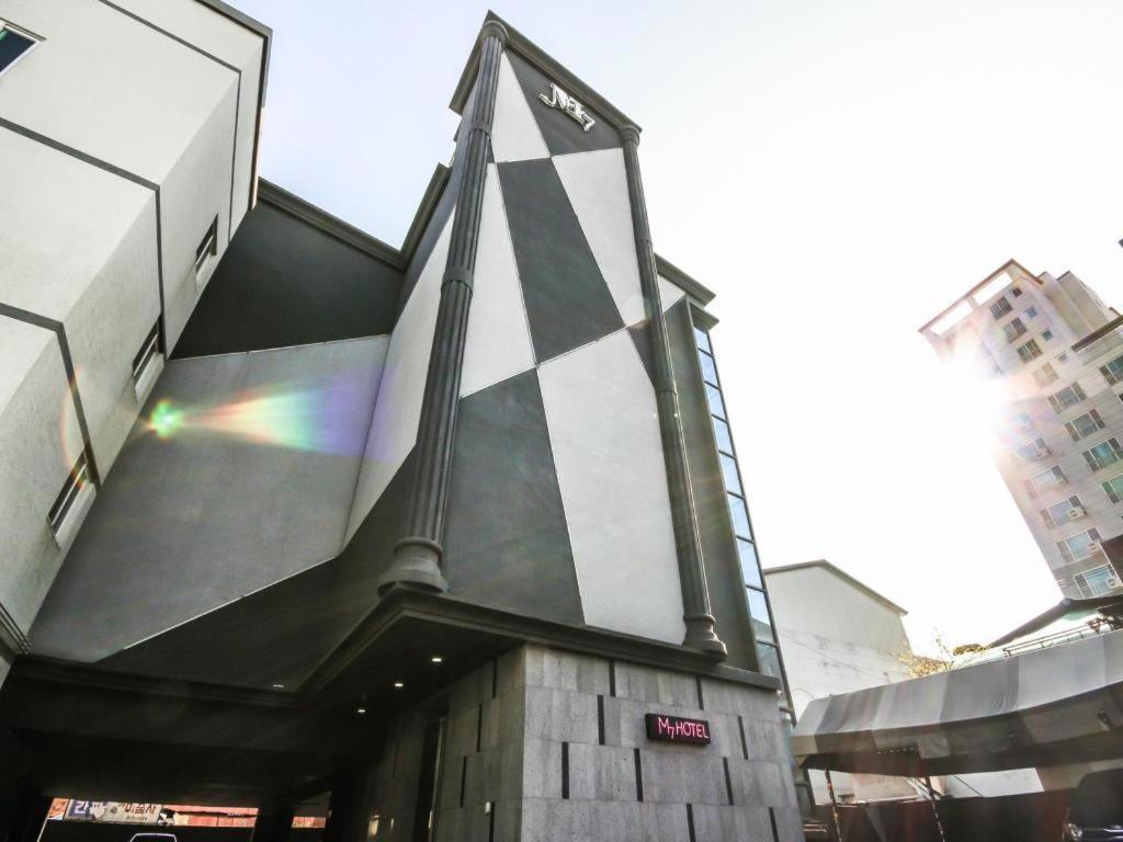 M7 Business Hotel Chilgok Экстерьер фото