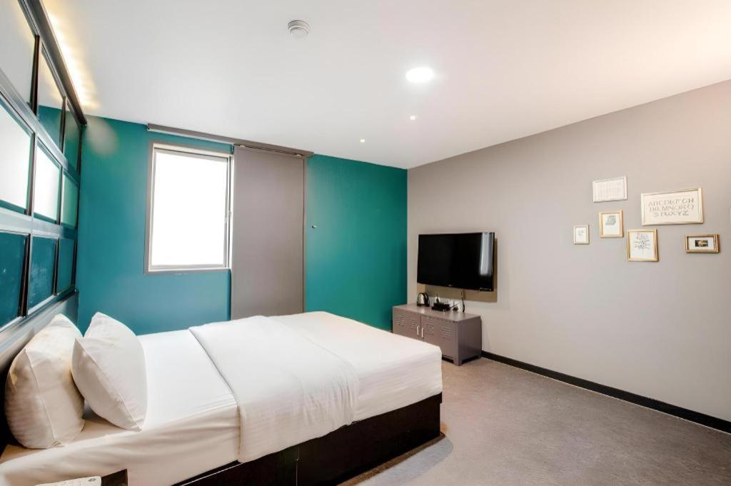 M7 Business Hotel Chilgok Экстерьер фото