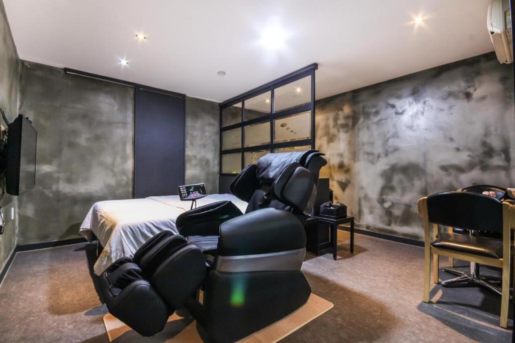 M7 Business Hotel Chilgok Экстерьер фото