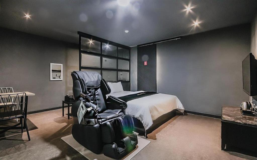 M7 Business Hotel Chilgok Экстерьер фото