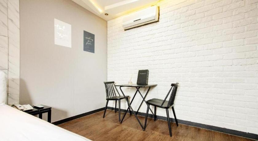 M7 Business Hotel Chilgok Экстерьер фото