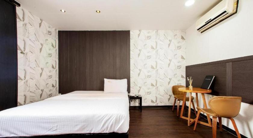 M7 Business Hotel Chilgok Экстерьер фото